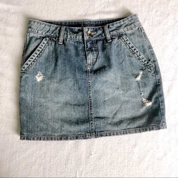 Distressed Jean Skirt Medium Wash Button Pockets - Picture 2 of 5